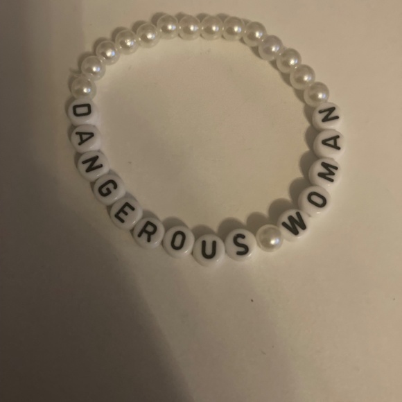 Ariana Grande Albums Bracelet Set - Picture 8 of 10